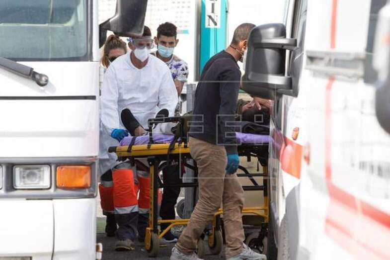 Imagen de archivo de un inmigrante a su llegada al muelle de Arguineguín (Foto EFE / Quique Curbelo)